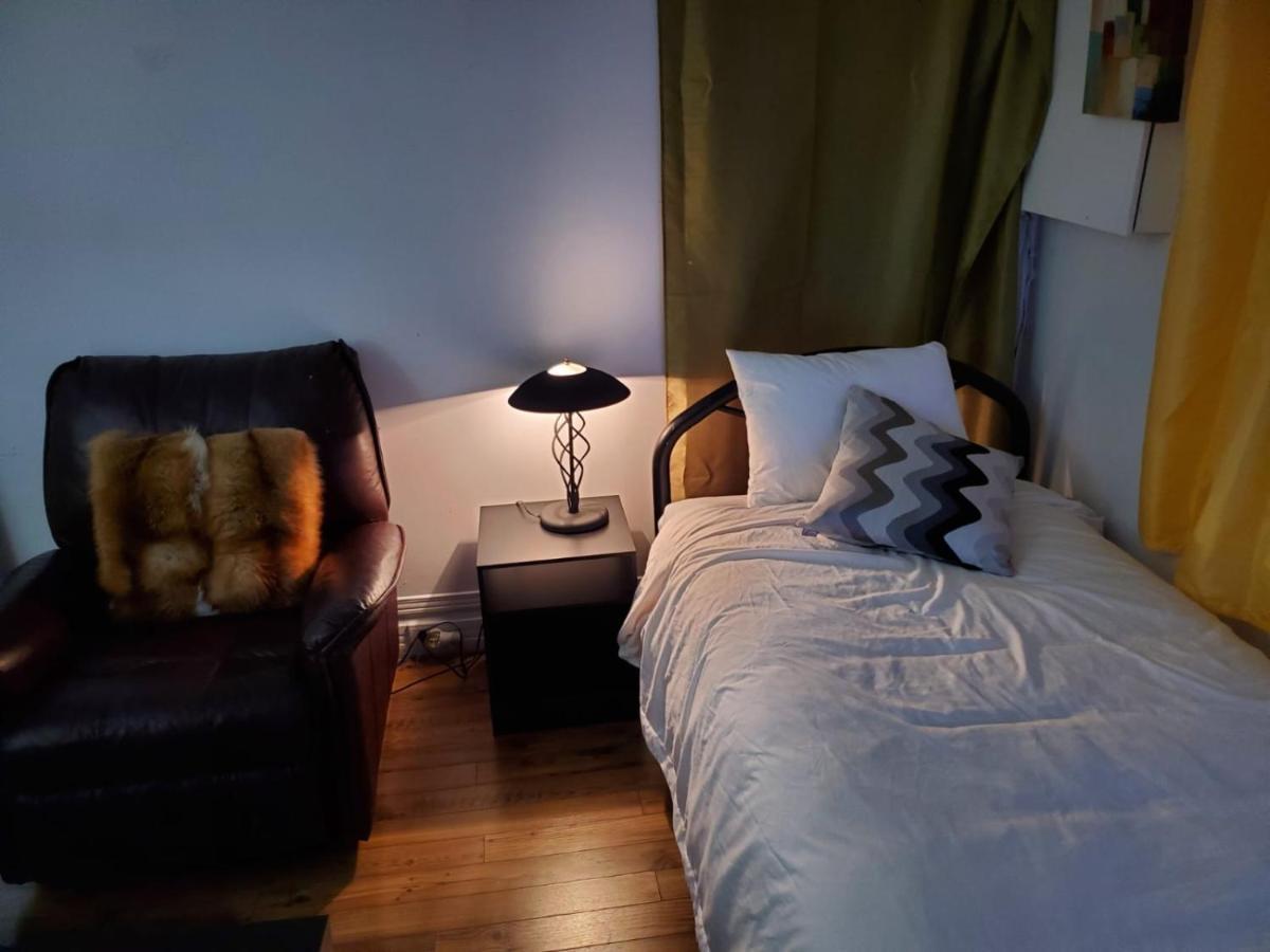 Booking-Eddy- Single Room With Self Check-In Hull Exteriér fotografie
