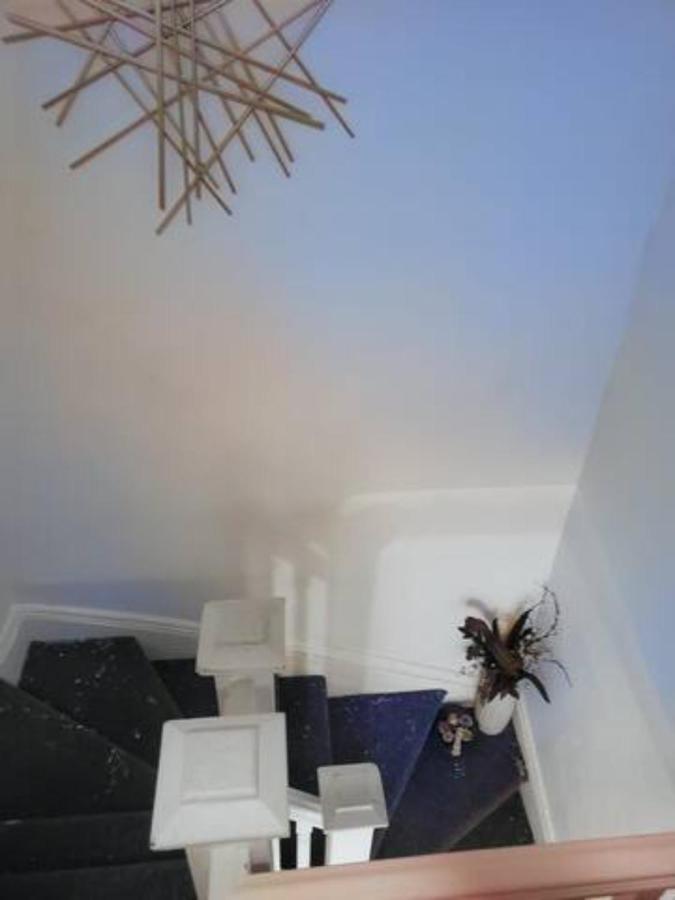 Booking-Eddy- Single Room With Self Check-In Hull Exteriér fotografie